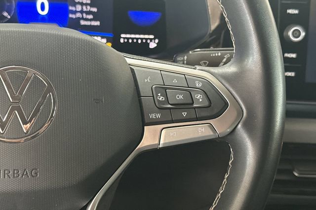 Certified 2023 Volkswagen Taos SE w/ Black Wheel Package image 31