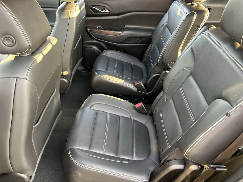 Used 2022 GMC Acadia Denali w/ Denali Ultimate Package FWD image 26