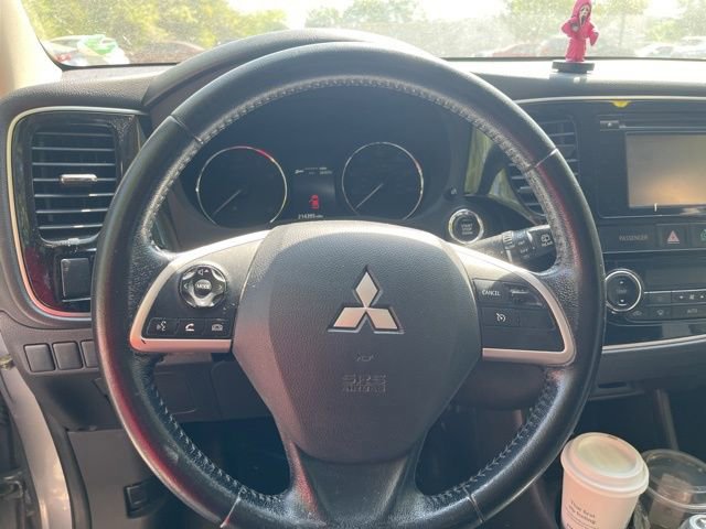 Used 2014 Mitsubishi Outlander SE AWD/4WD image 13