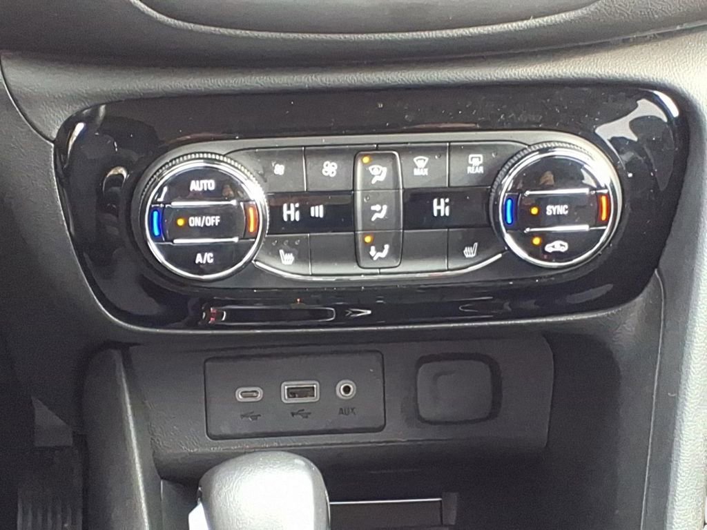 Used 2023 Buick Encore GX Select image 14