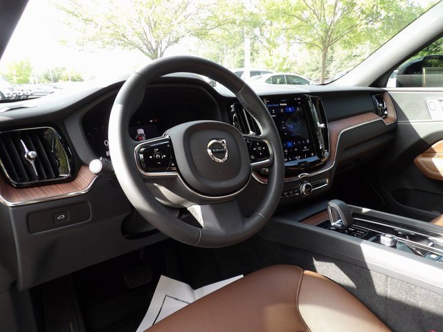 Certified 2024 Volvo XC60 B5 Plus w/ Protection Package Premier image 8