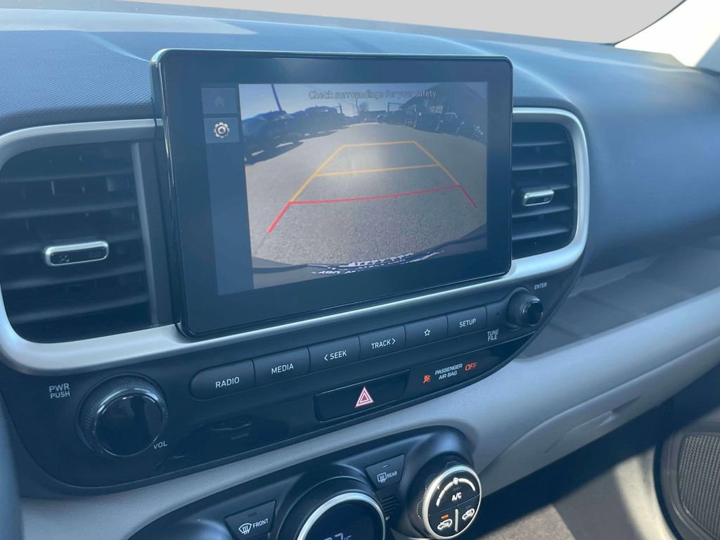Used 2023 Hyundai Venue SEL image 28