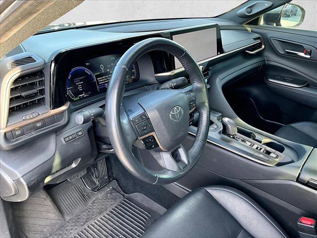 Used 2023 Toyota Crown Platinum image 14
