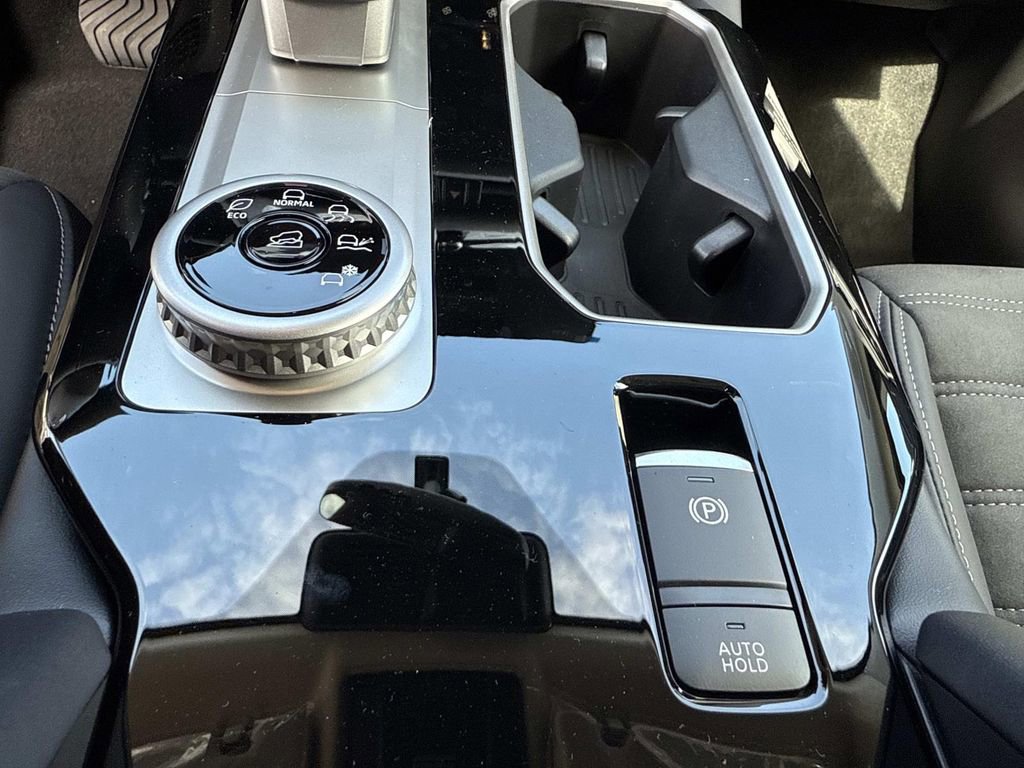 New 2026 Mitsubishi Outlander SE image 32