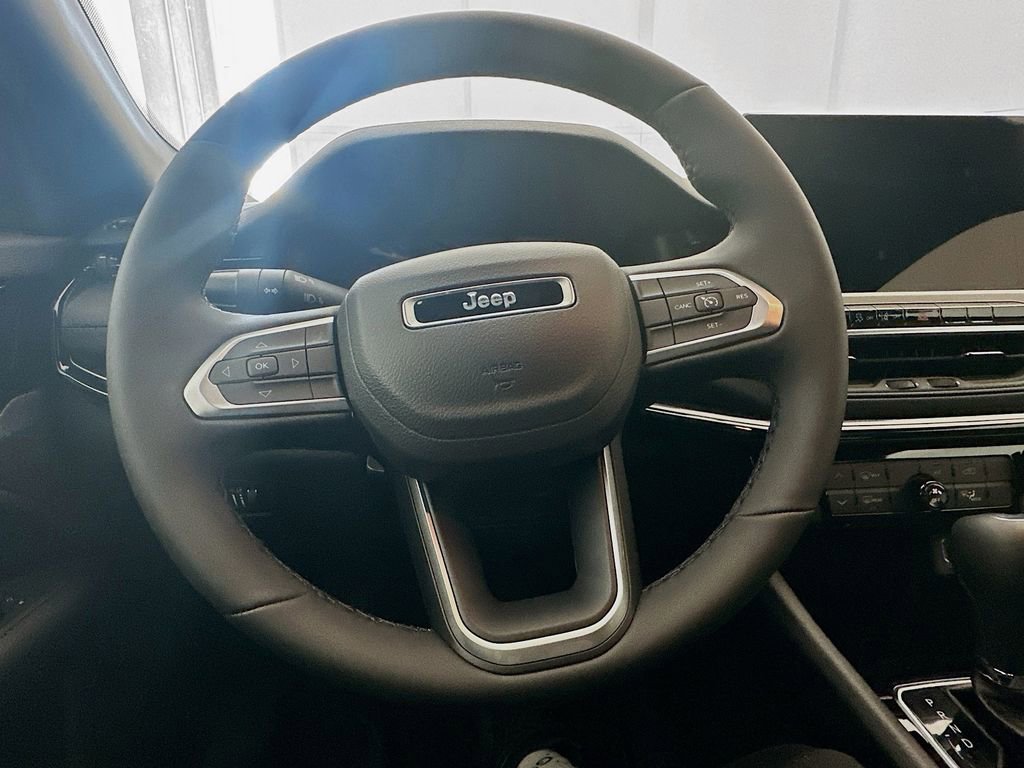 New 2026 Jeep Compass Latitude image 11