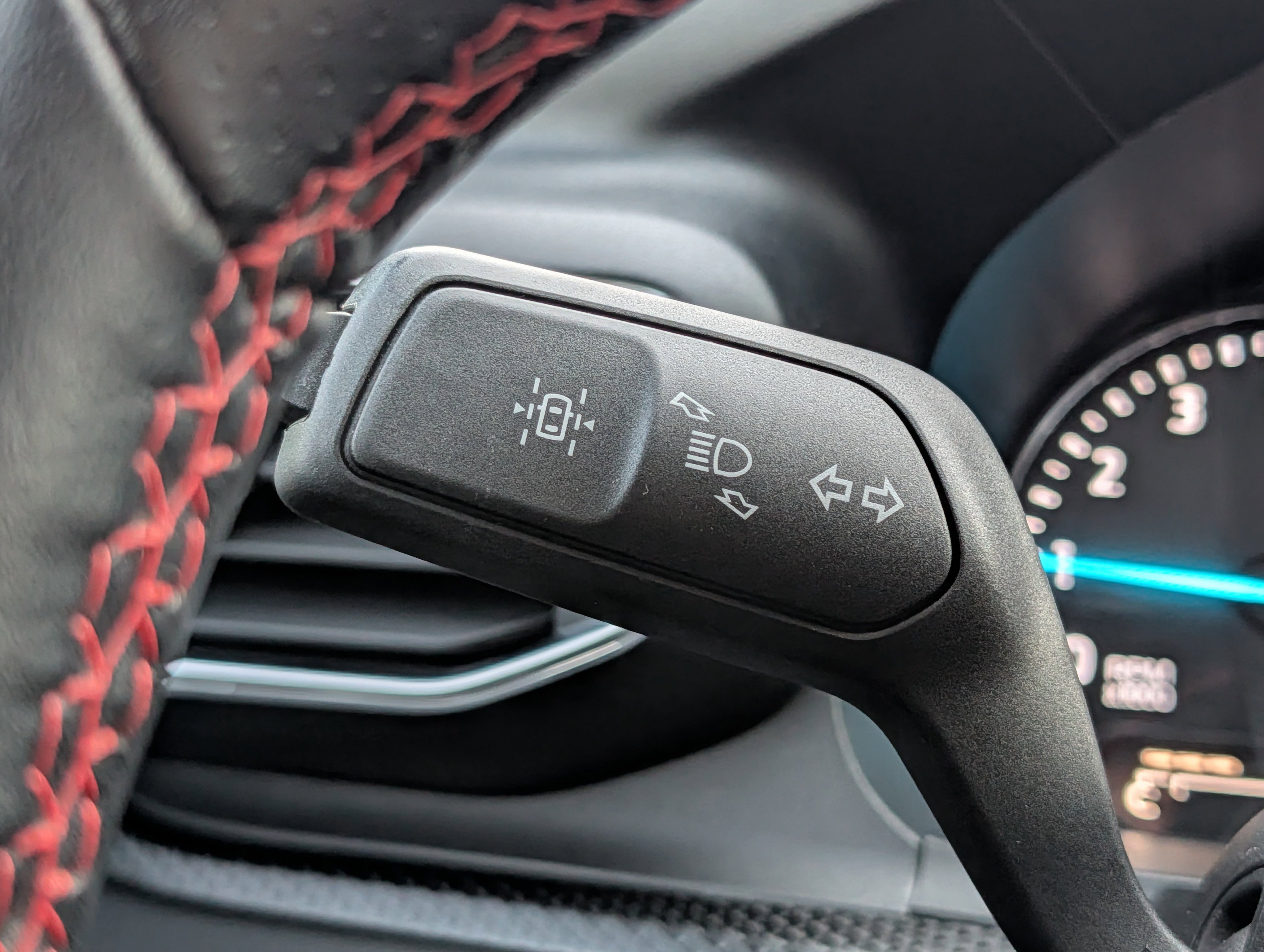 Used 2023 Ford Explorer ST-Line image 28