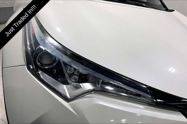 Used 2018 Toyota C-HR XLE FWD image 24