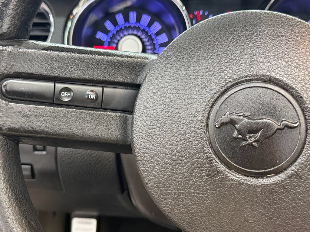 Used 2012 Ford Mustang Convertible RWD image 31
