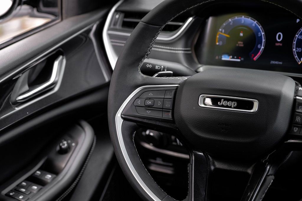 Used 2023 Jeep Grand Cherokee Altitude image 26