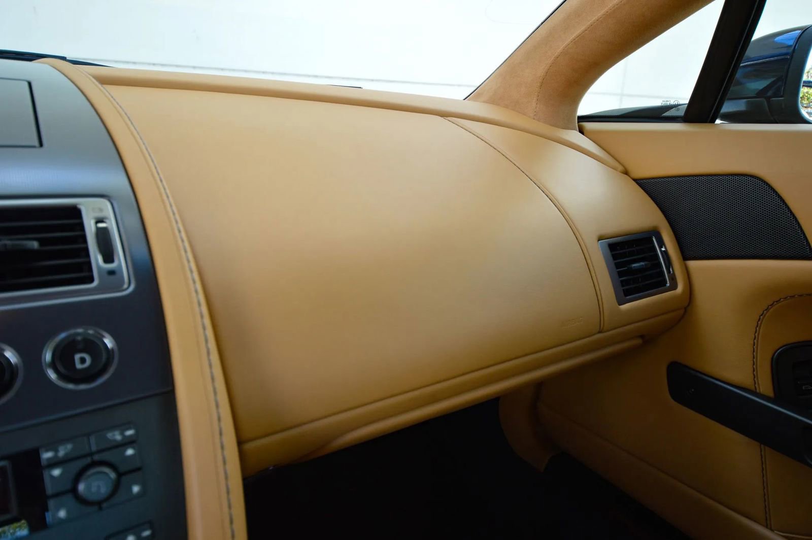 Used 2008 Aston Martin V8 Vantage Coupe image 49