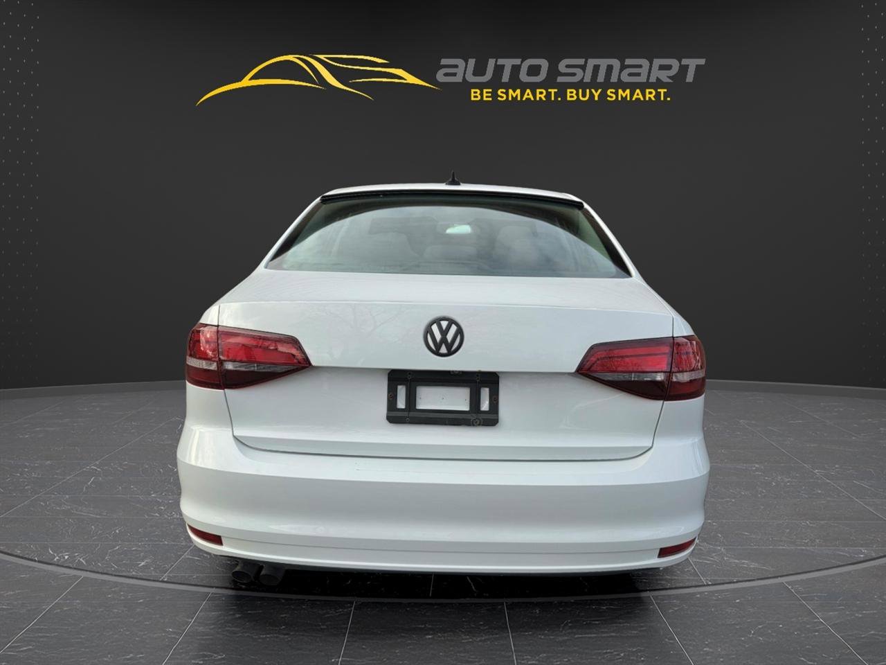 Used 2017 Volkswagen Jetta SE image 5