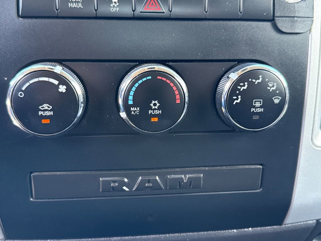 Used 2011 RAM 1500 Classic SLT image 27