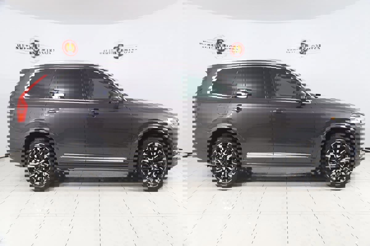 Used 2024 Volvo XC90 B6 Plus w/ Protection Package Premier image 2