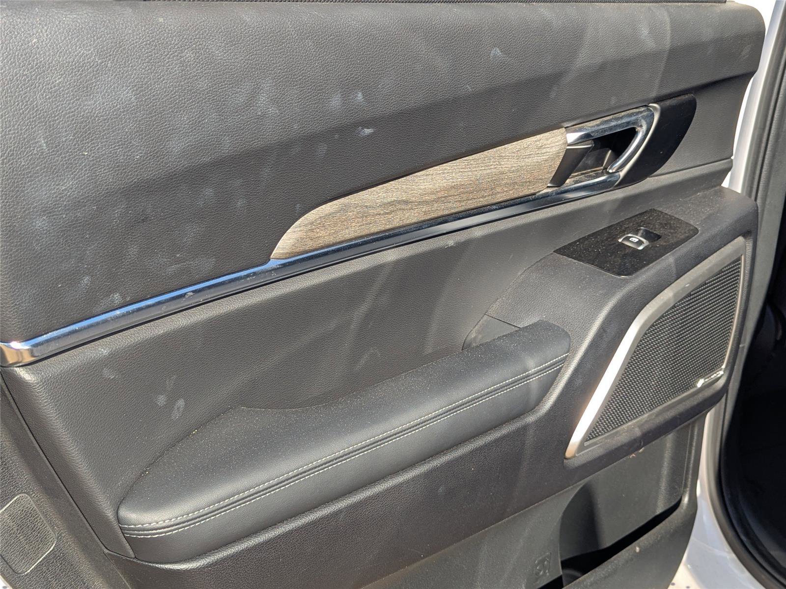 Used 2022 Kia Telluride EX w/ EX Premium Package image 12