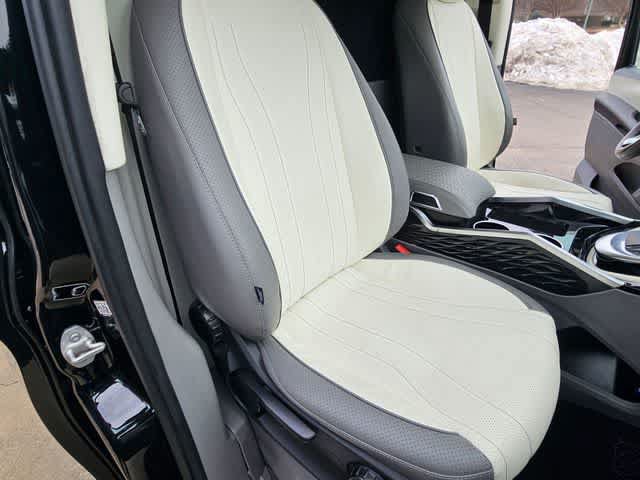 Used 2023 Mercedes-Benz Metris Passenger image 22
