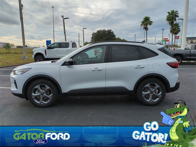 Used 2025 Ford Escape ST-Line image 8