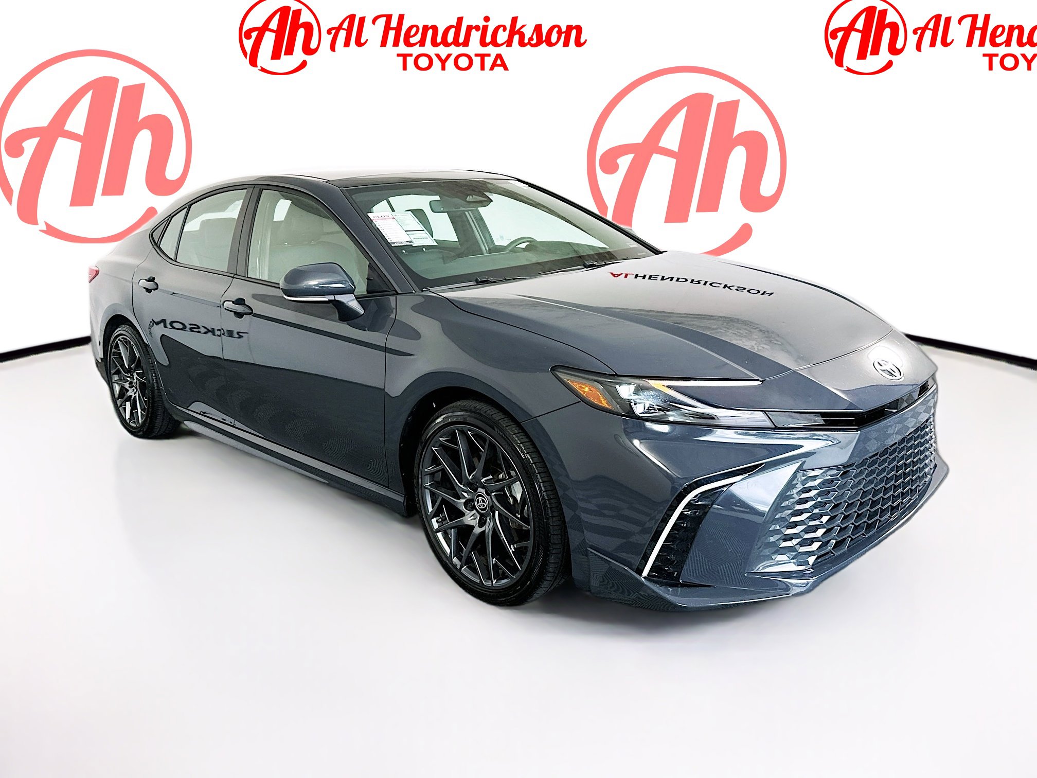 Used 2025 Toyota Camry XSE image 1