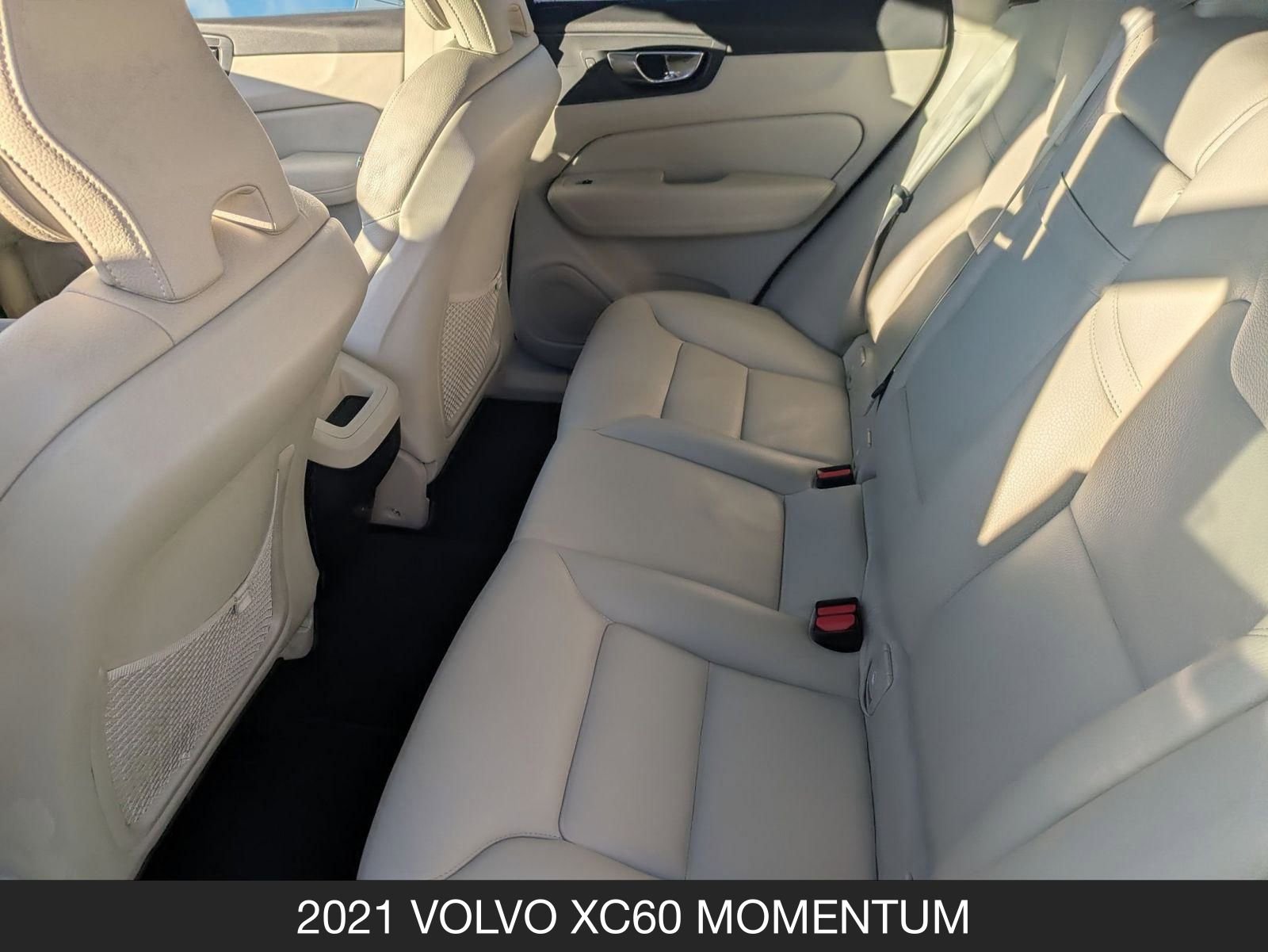 Used 2021 Volvo XC60 T5 Momentum image 15