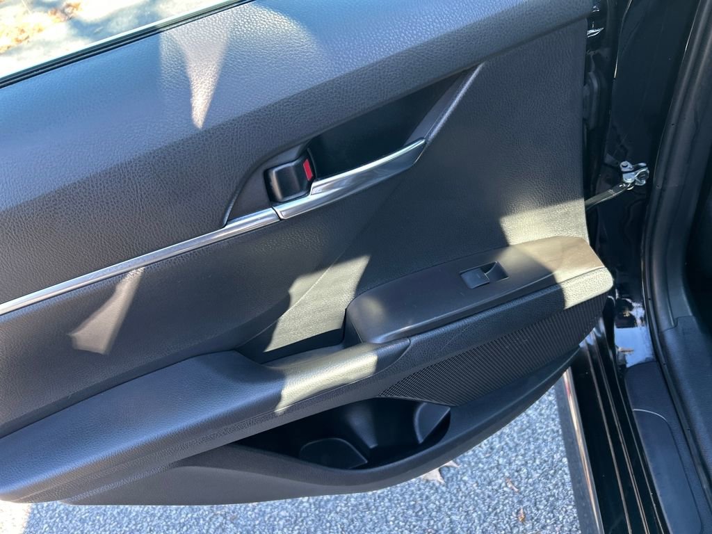 Used 2024 Toyota Camry SE image 22