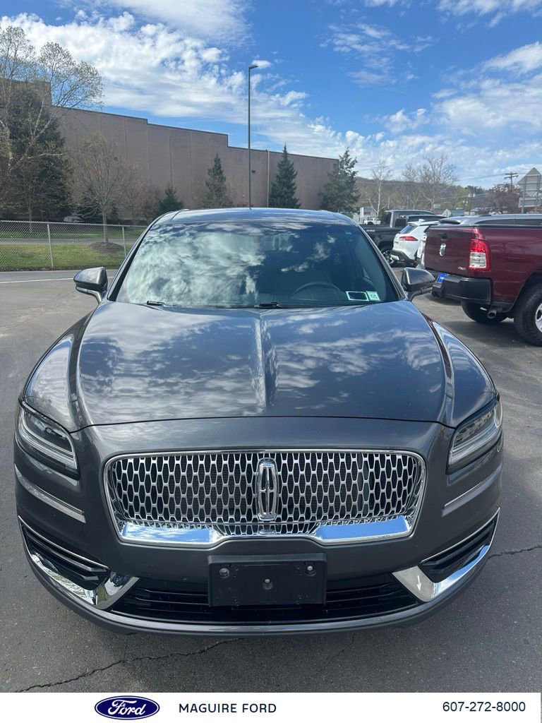 Used 2019 Lincoln Nautilus Premier image 2