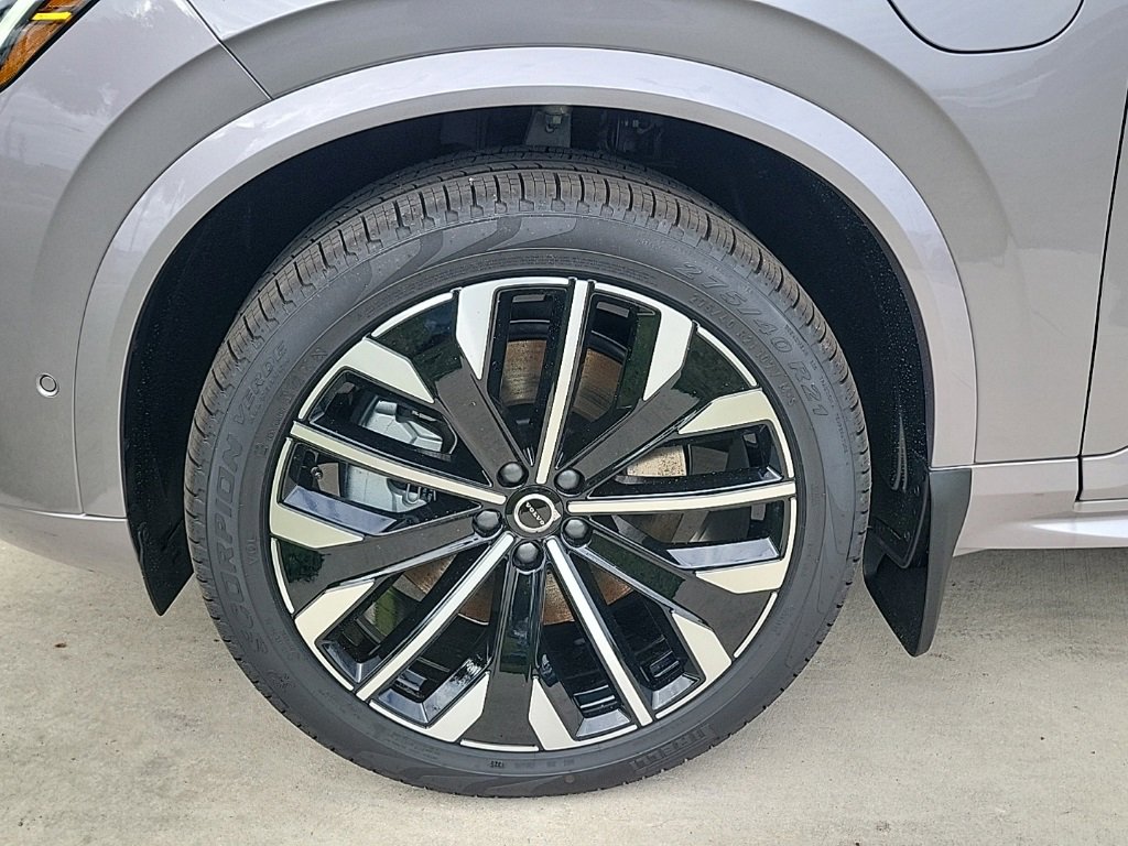 New 2026 Volvo XC90 T8 Ultra w/ Protection Package Premier image 3