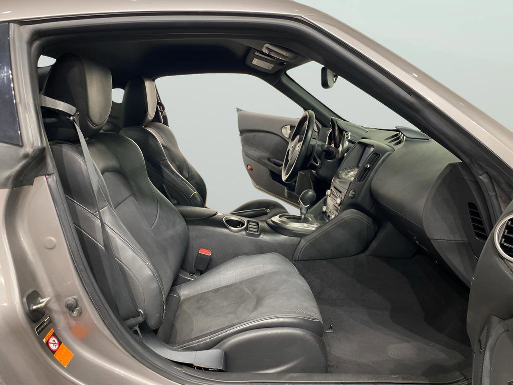Used 2009 Nissan 370Z Touring w/ Aerodynamics Pkg image 11