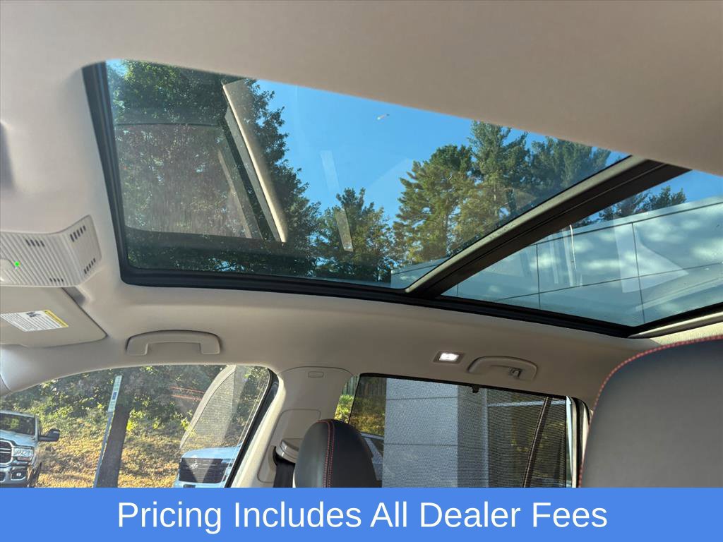 Used 2025 Volkswagen Atlas Peak Edition SE AWD/4WD image 12