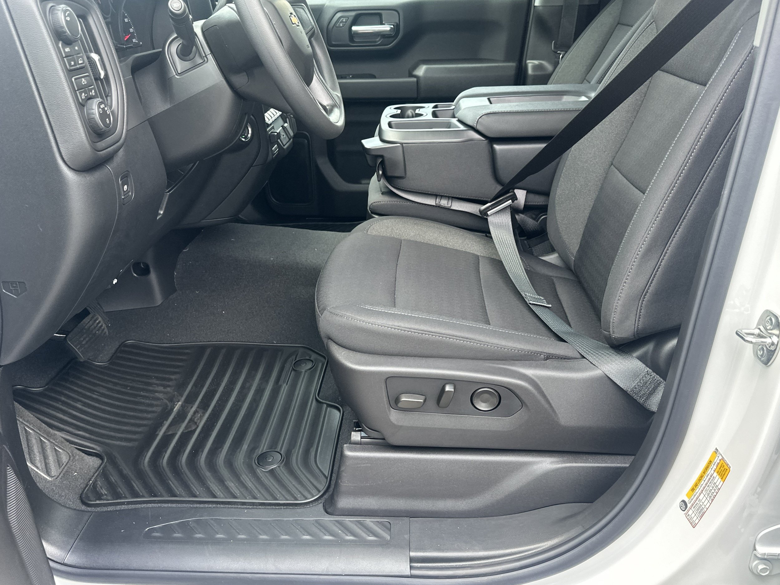 New 2026 Chevrolet Silverado 1500 Custom w/ Turbomax Blackout Package AWD/4WD image 9