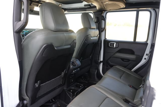 Used 2025 Jeep Gladiator Mojave AWD/4WD image 23