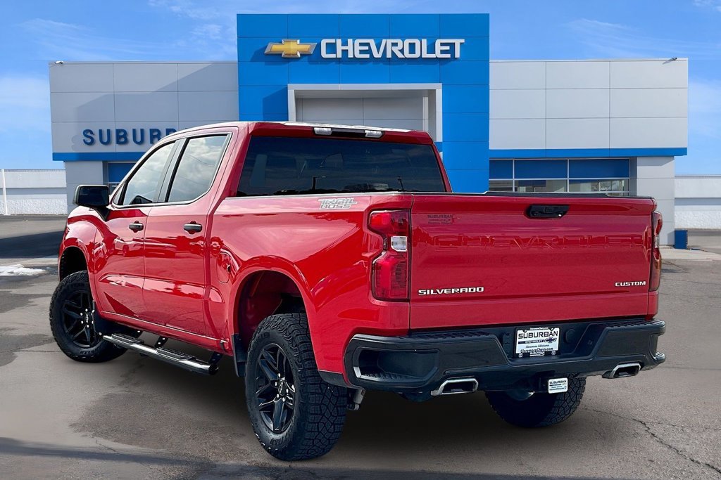 Used 2024 Chevrolet Silverado 1500 Custom Trail Boss AWD/4WD image 3
