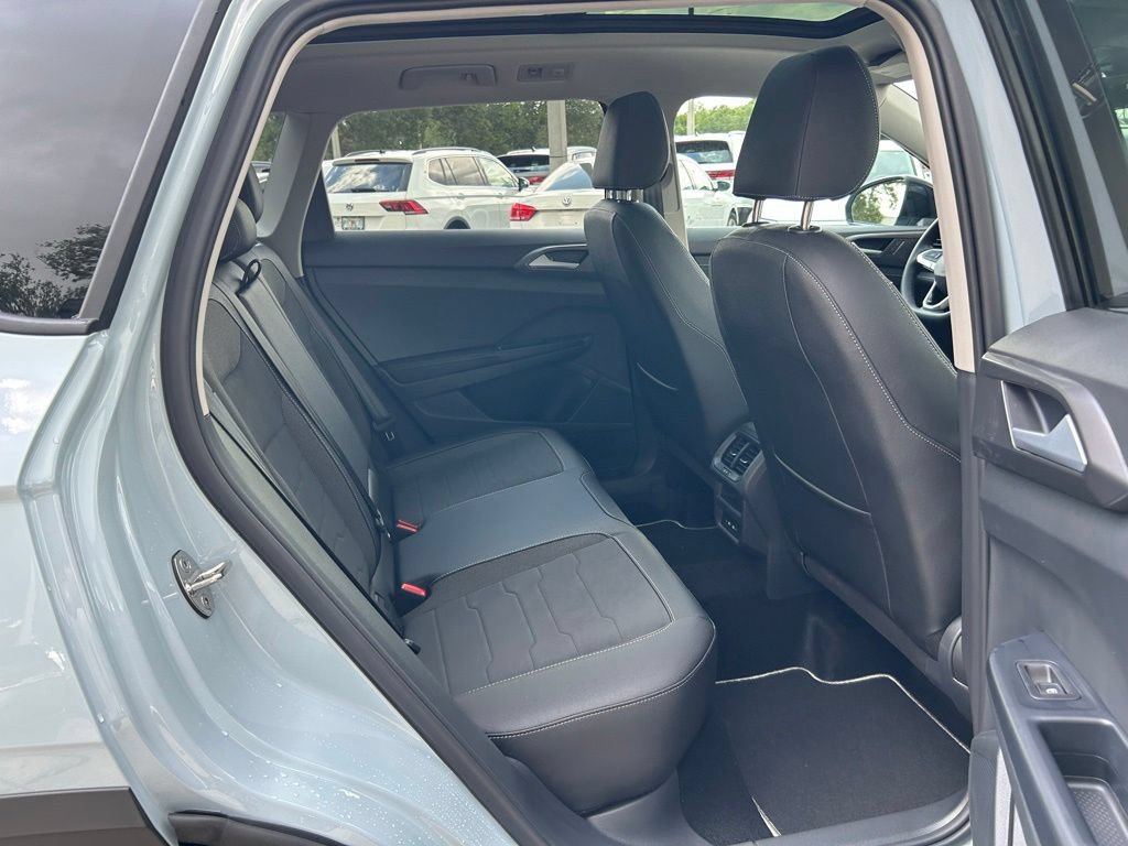 New 2026 Volkswagen Taos SE FWD image 43