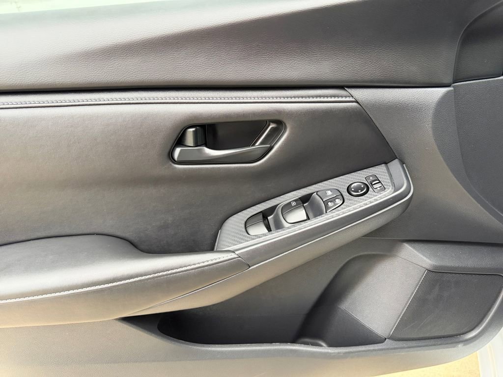 Used 2025 Nissan Sentra S FWD image 11