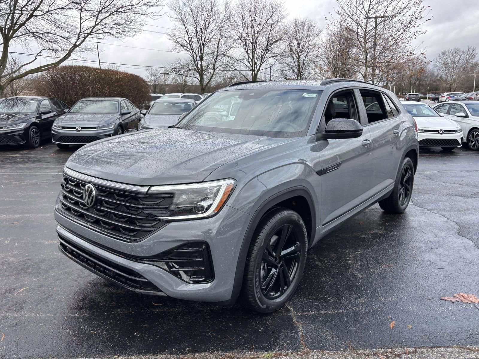 New 2026 Volkswagen Atlas Cross Sport SEL R-Line image 3