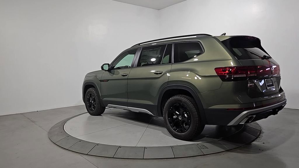 New 2026 Volkswagen Atlas Peak Edition image 3