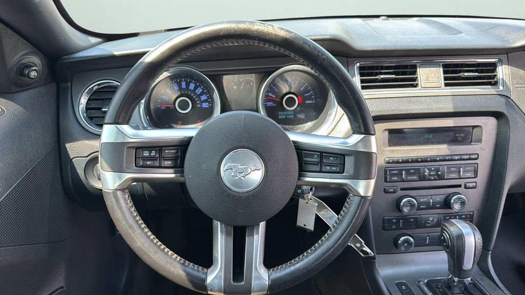Used 2014 Ford Mustang Coupe RWD image 19