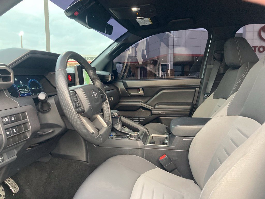 Used 2024 Toyota Tacoma TRD Sport AWD/4WD image 10