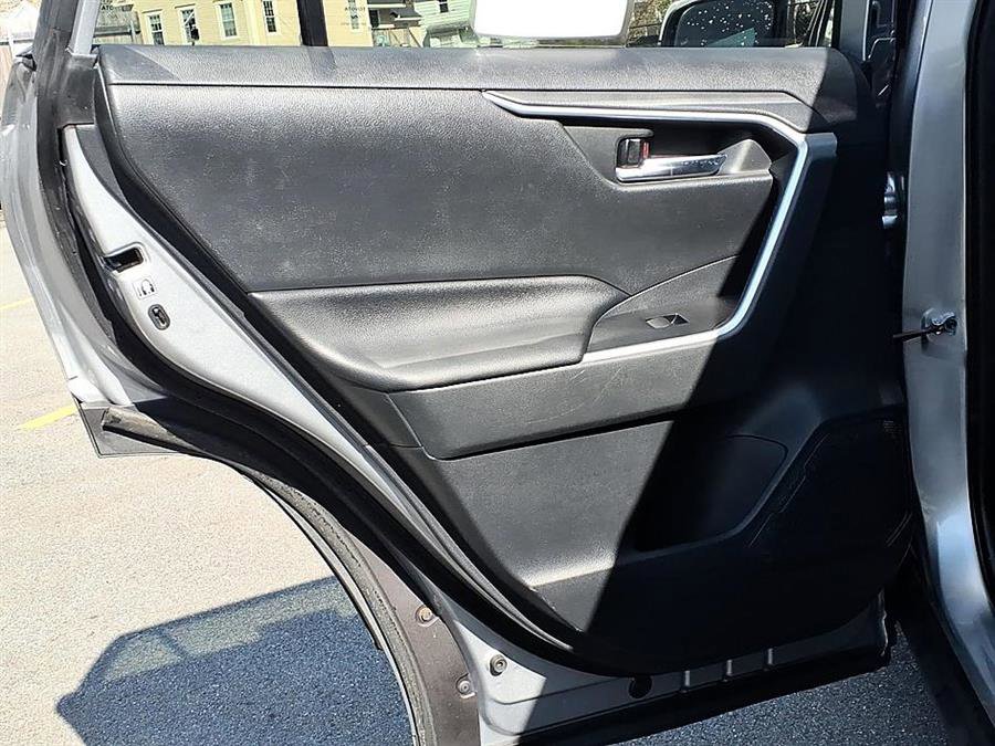 Used 2019 Toyota RAV4 XLE AWD/4WD image 29