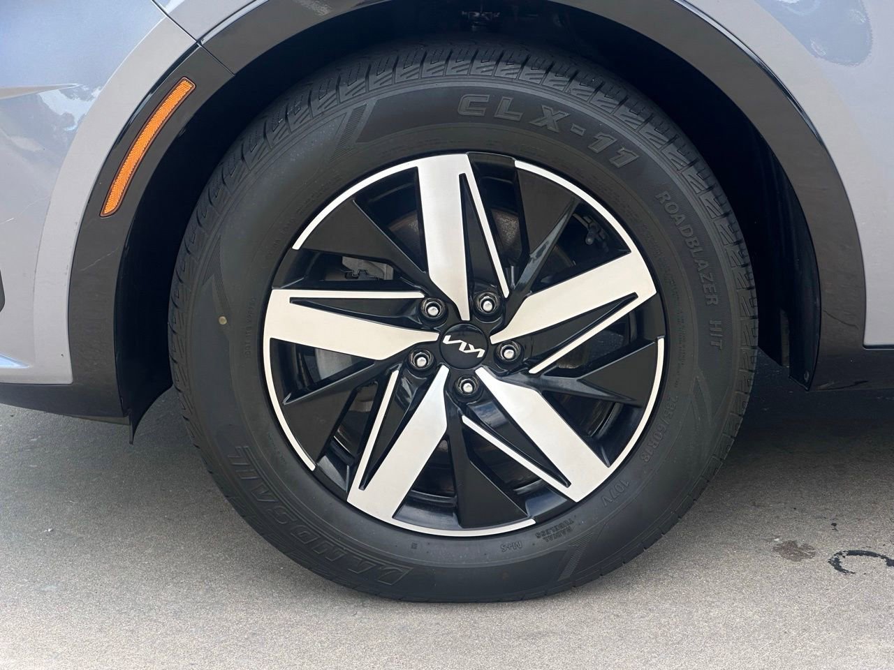 Used 2022 Kia Sorento EX FWD image 9