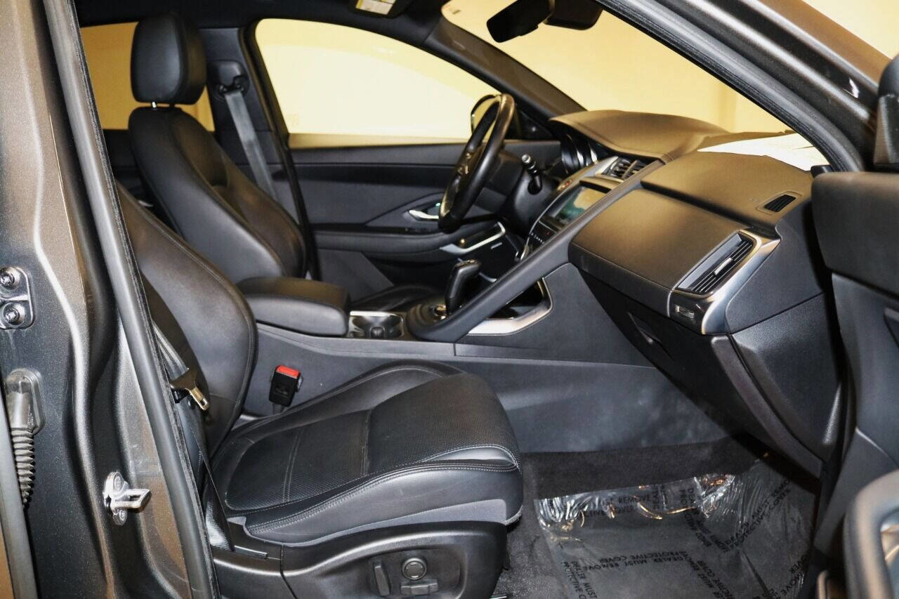 Used 2020 Jaguar E-PACE SE image 17