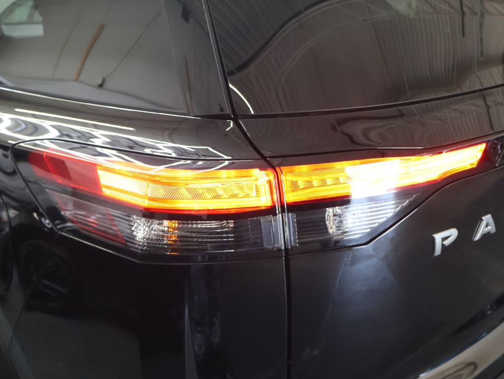 Used 2022 Nissan Pathfinder SV AWD/4WD image 31