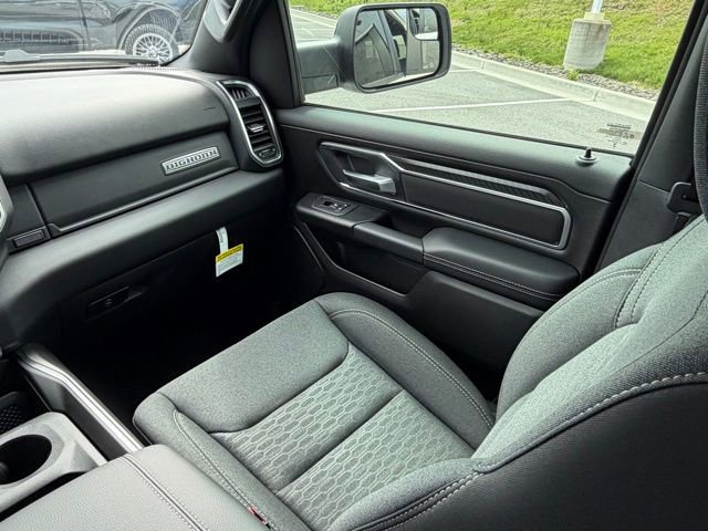 New 2026 RAM 1500 4x4 Crew Cab image 34