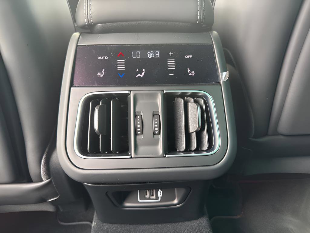 New 2025 Maserati Grecale Modena image 33