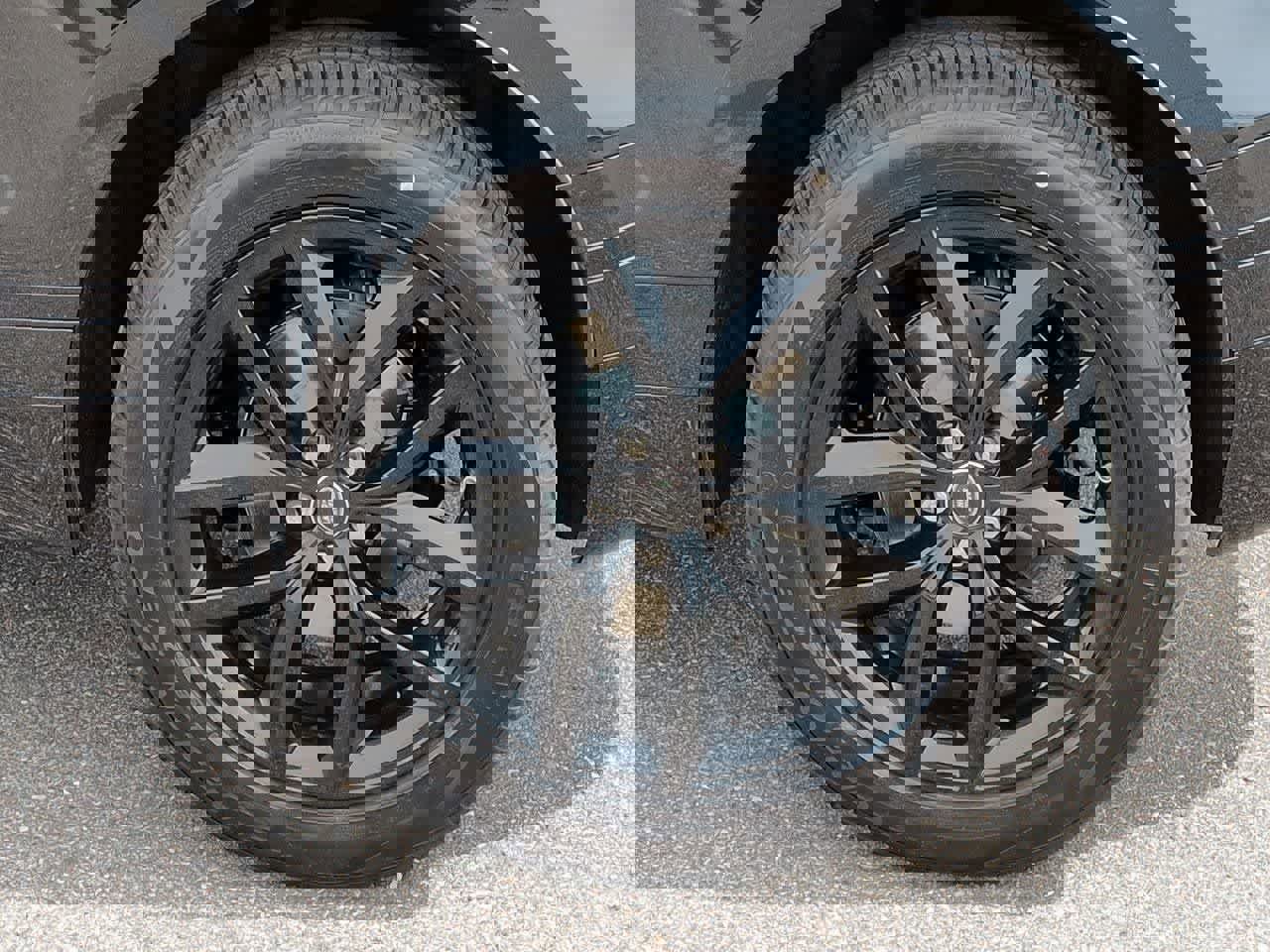 New 2026 Land Rover Range Rover Velar Dynamic SE AWD/4WD image 13