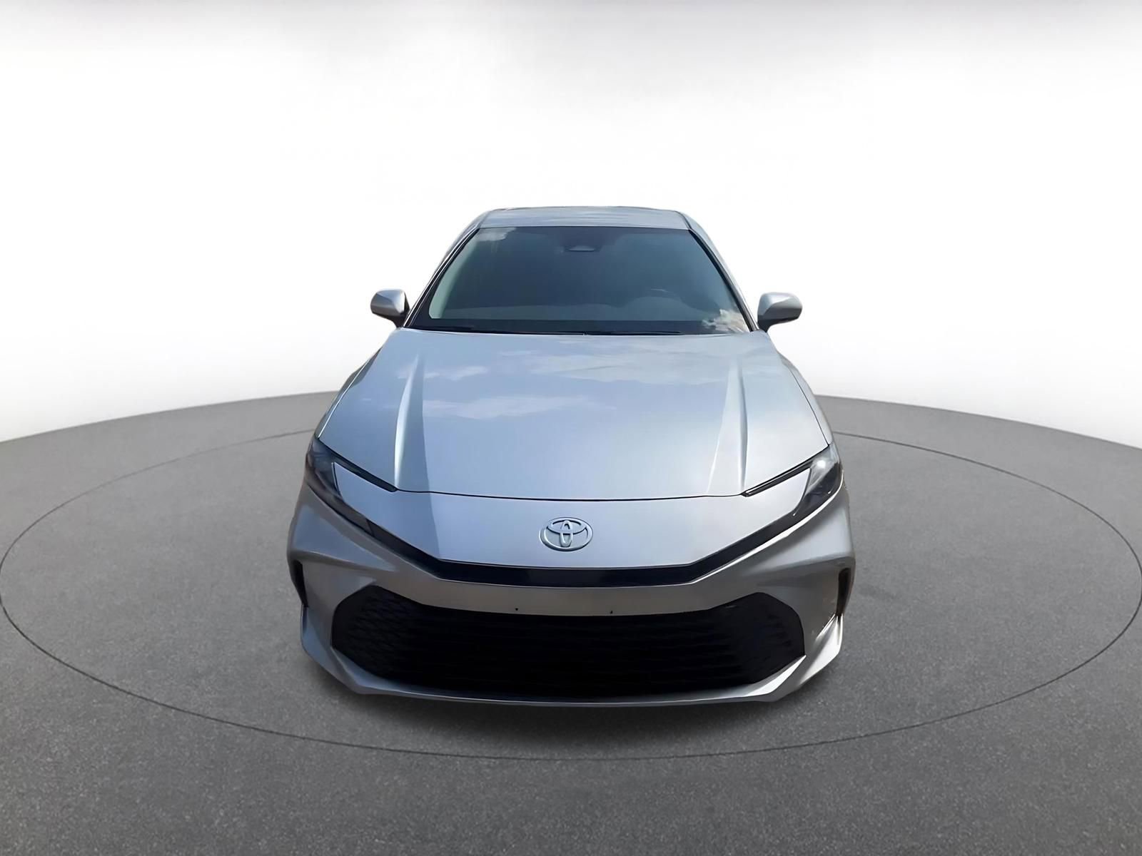 Used 2025 Toyota Camry LE FWD image 4