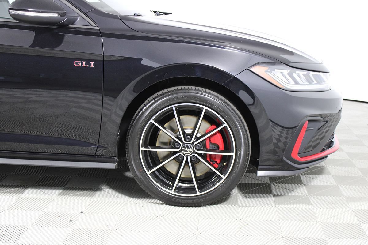 Used 2025 Volkswagen Jetta GLI Autobahn FWD image 35