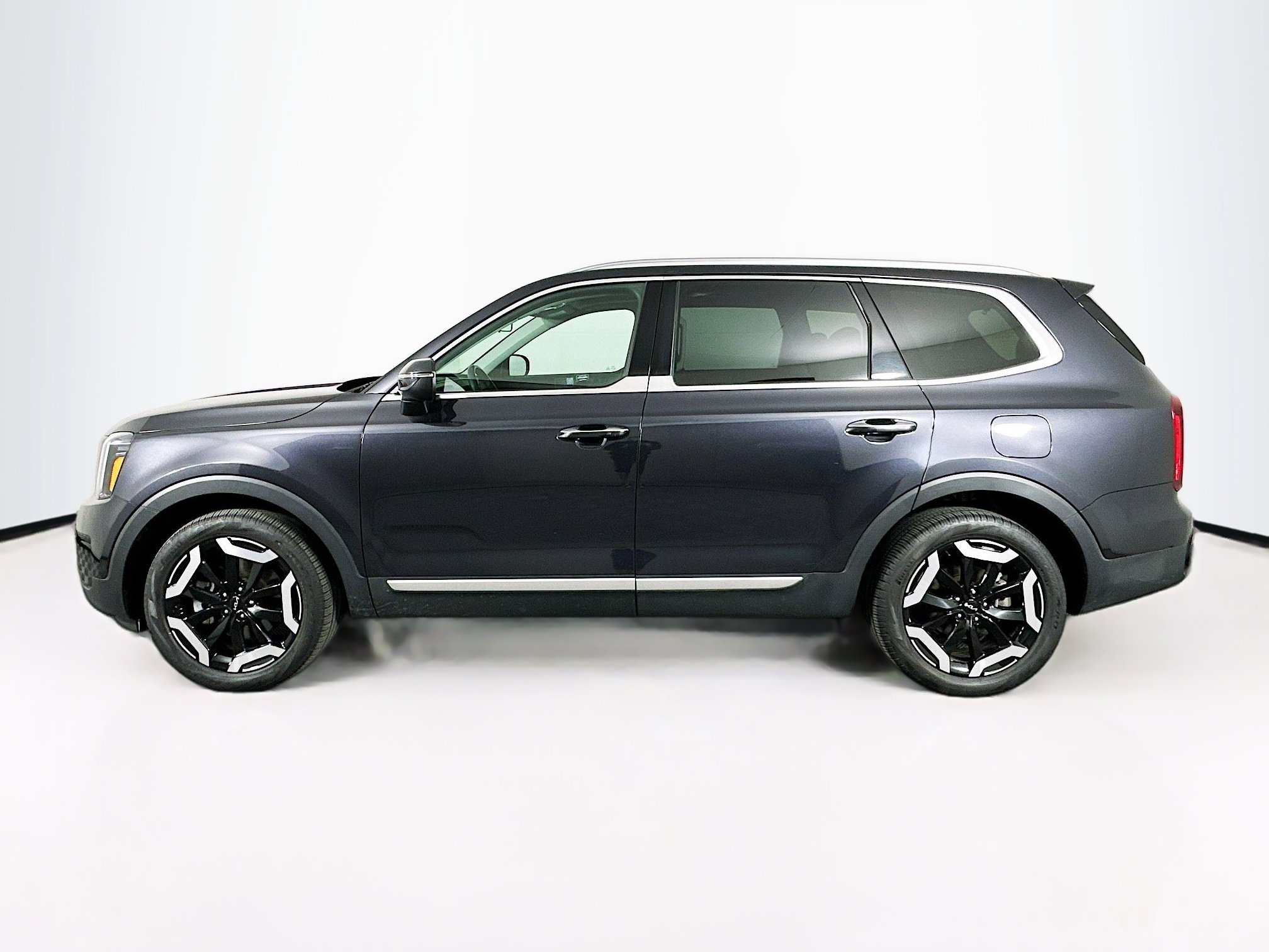 Used 2025 Kia Telluride S AWD/4WD image 4