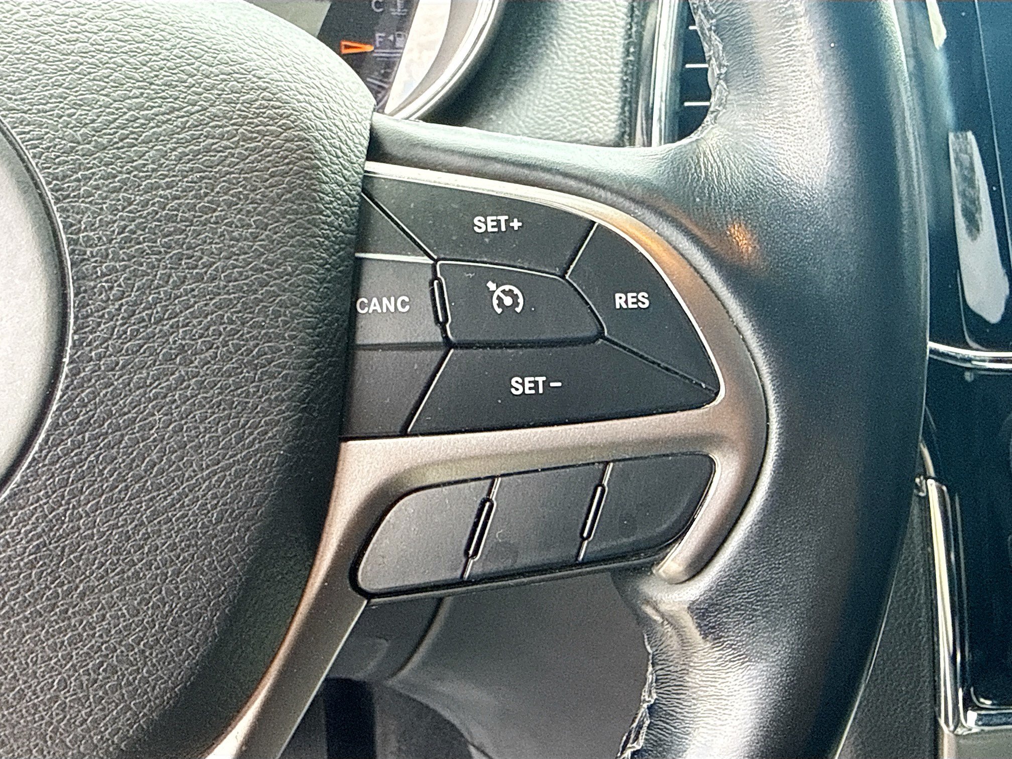 Used 2020 Jeep Grand Cherokee Limited RWD image 38