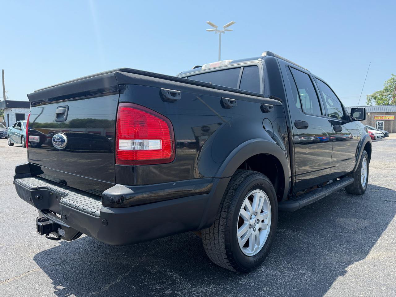 Used 2010 Ford Explorer Sport Trac XLT RWD image 5