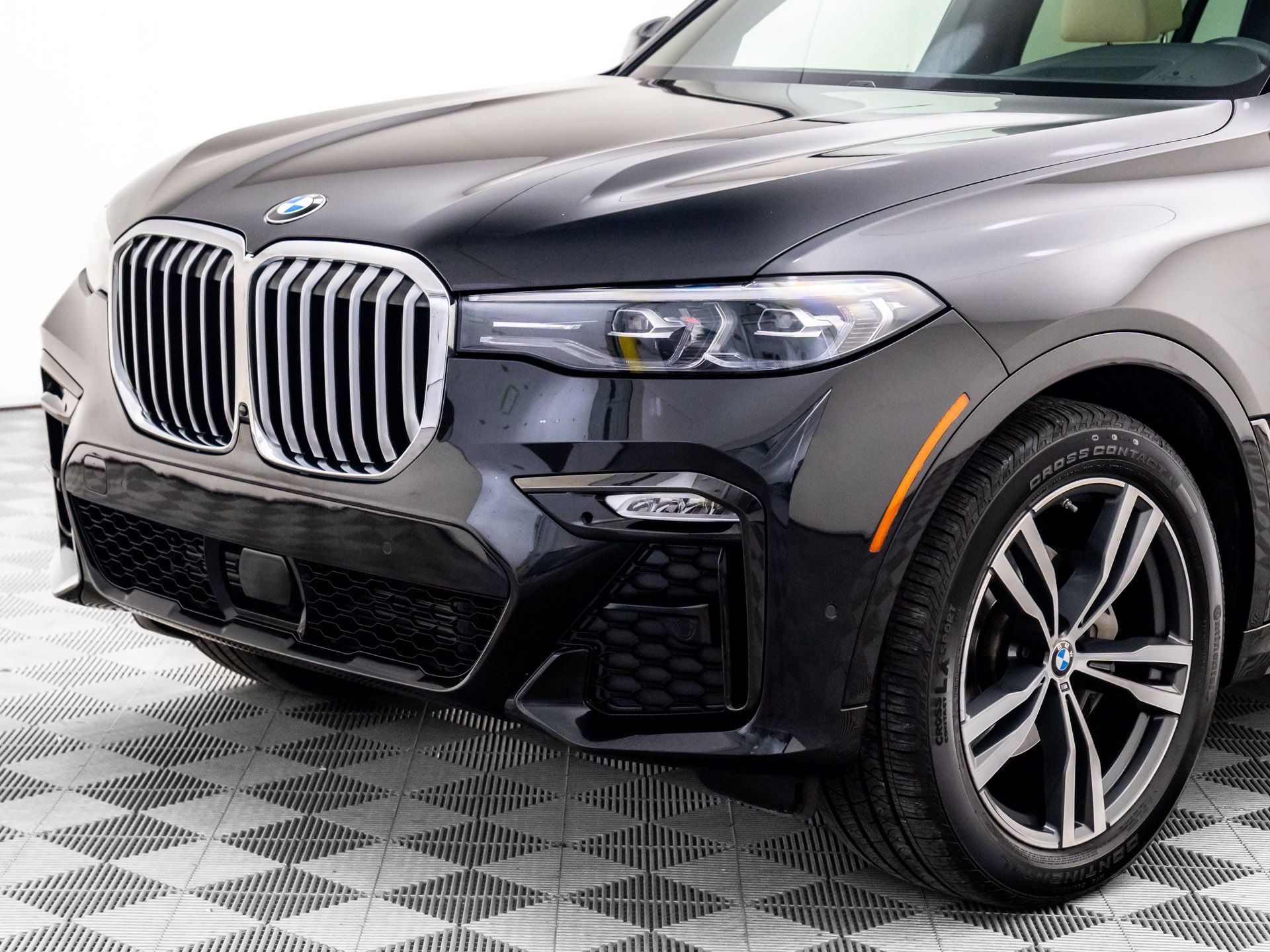 Used 2021 BMW X7 xDrive40i w/ M Sport Package image 37