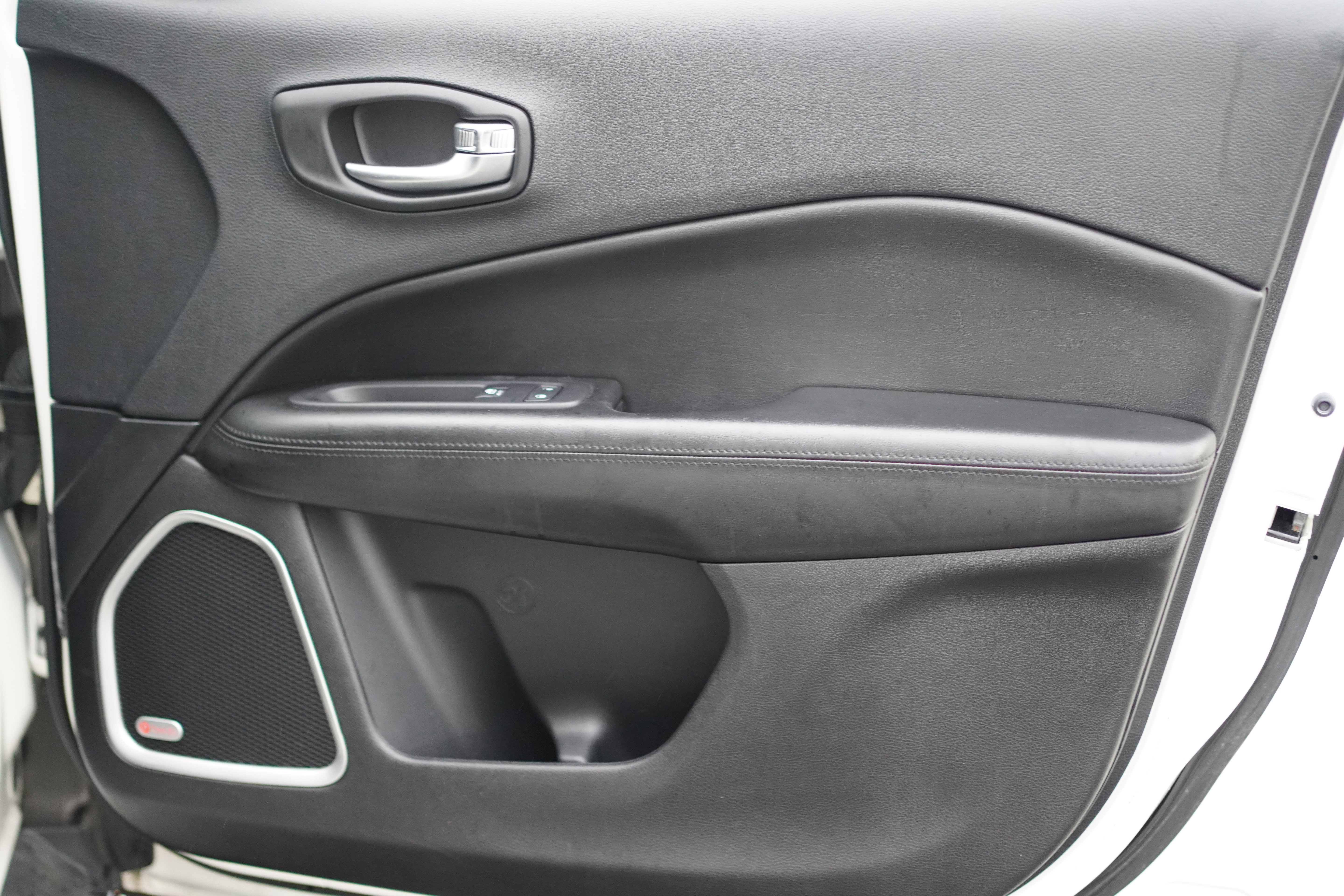 Used 2019 Jeep Compass Altitude image 21